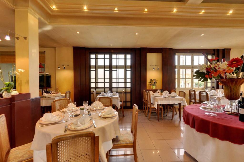 Logis Auberge Des Vieux Chenes Malemort Экстерьер фото